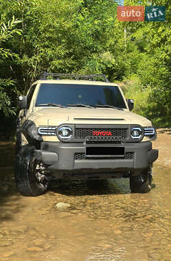 Позашляховик / Кросовер Toyota FJ Cruiser 2010 в Мукачевому