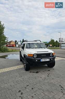 Позашляховик / Кросовер Toyota FJ Cruiser 2014 в Тячеві