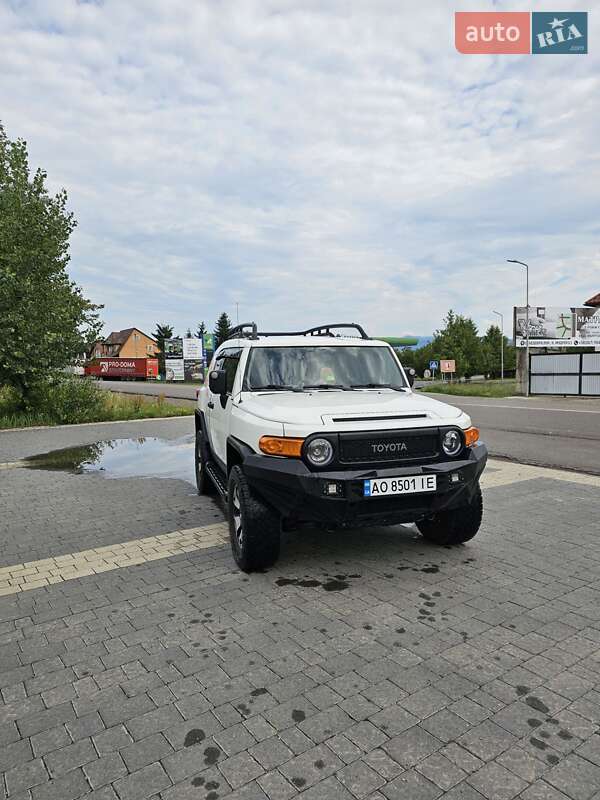 Toyota FJ Cruiser 2014