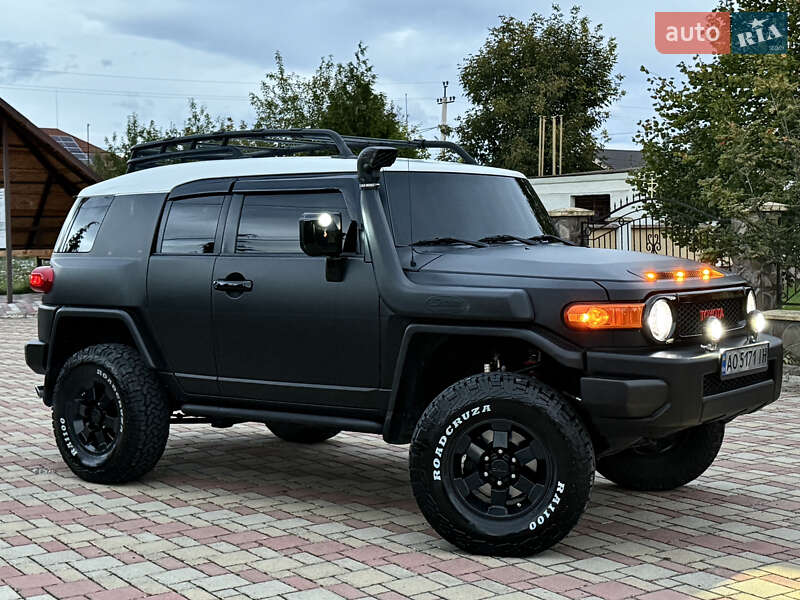 Внедорожник / Кроссовер Toyota FJ Cruiser 2006 в Ужгороде