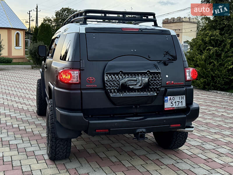 Внедорожник / Кроссовер Toyota FJ Cruiser 2006 в Ужгороде