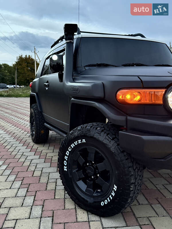 Внедорожник / Кроссовер Toyota FJ Cruiser 2006 в Ужгороде
