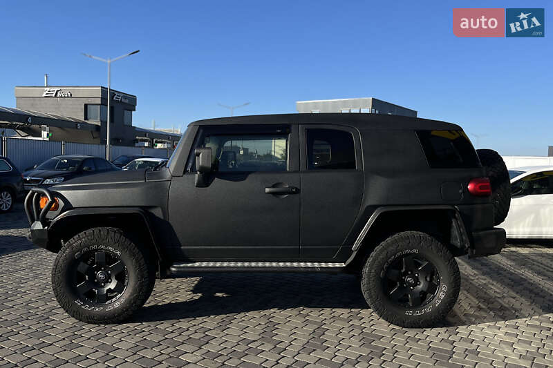 Позашляховик / Кросовер Toyota FJ Cruiser 2007 в Мукачевому