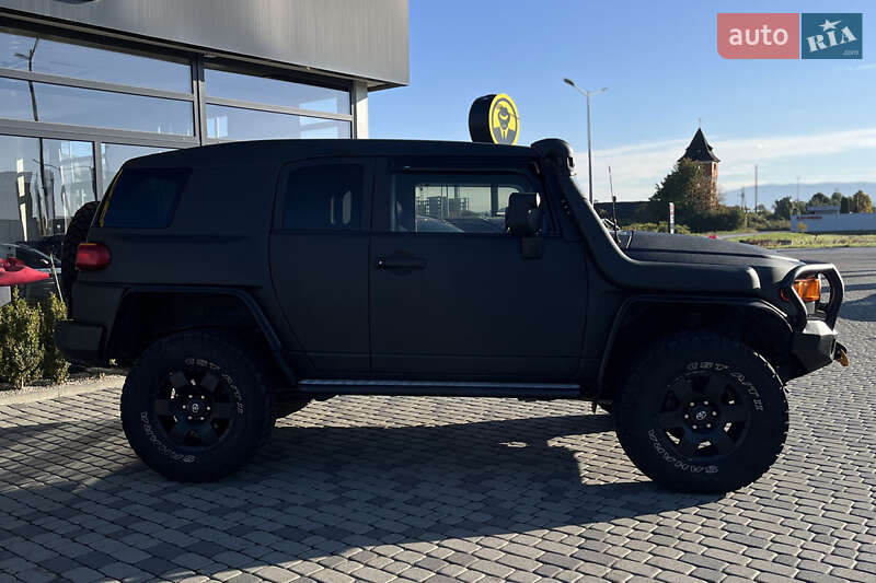 Позашляховик / Кросовер Toyota FJ Cruiser 2007 в Мукачевому