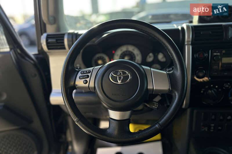 Позашляховик / Кросовер Toyota FJ Cruiser 2007 в Мукачевому