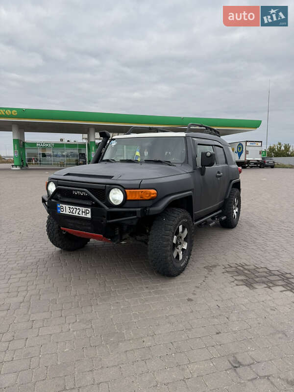 Внедорожник / Кроссовер Toyota FJ Cruiser 2008 в Полтаве фото Внедорожник / Кроссовер Toyota FJ Cruiser 2008 в Полтаве