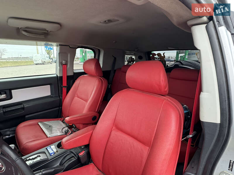 Внедорожник / Кроссовер Toyota FJ Cruiser 2008 в Полтаве фото 8 Внедорожник / Кроссовер Toyota FJ Cruiser 2008 в Полтаве