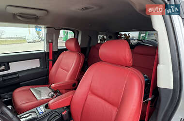 Внедорожник / Кроссовер Toyota FJ Cruiser 2008 в 