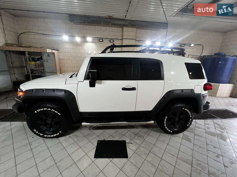 Внедорожник / Кроссовер Toyota FJ Cruiser 2008 в Краматорске фото 4 Внедорожник / Кроссовер Toyota FJ Cruiser 2008 в Краматорске