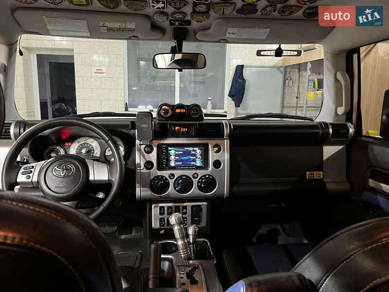 Внедорожник / Кроссовер Toyota FJ Cruiser 2008 в Краматорске фото 7 Внедорожник / Кроссовер Toyota FJ Cruiser 2008 в Краматорске