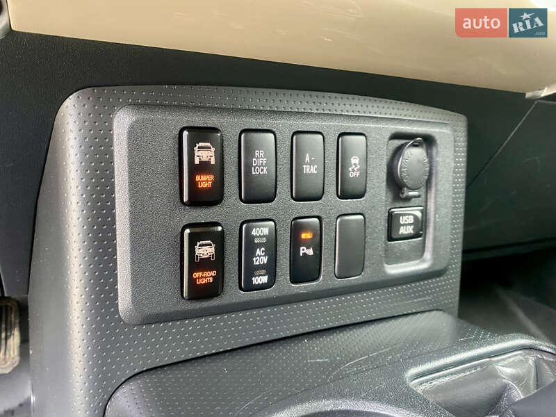 Позашляховик / Кросовер Toyota FJ Cruiser 2012 в Івано-Франківську