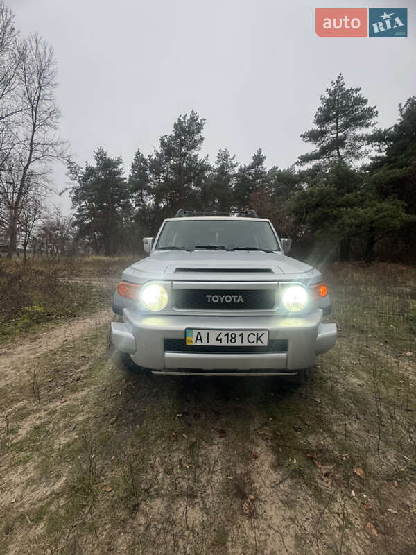 Внедорожник / Кроссовер Toyota FJ Cruiser 2008 в Киеве