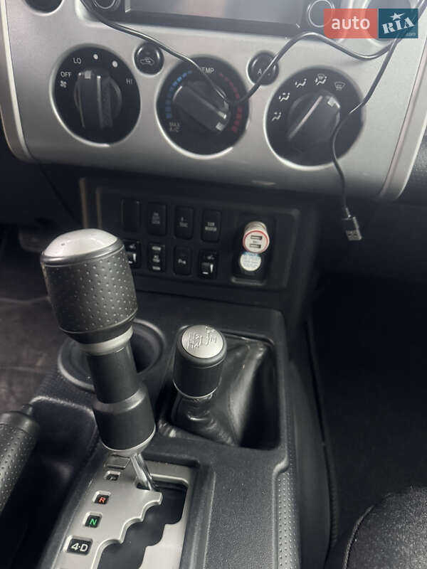 Внедорожник / Кроссовер Toyota FJ Cruiser 2008 в Киеве