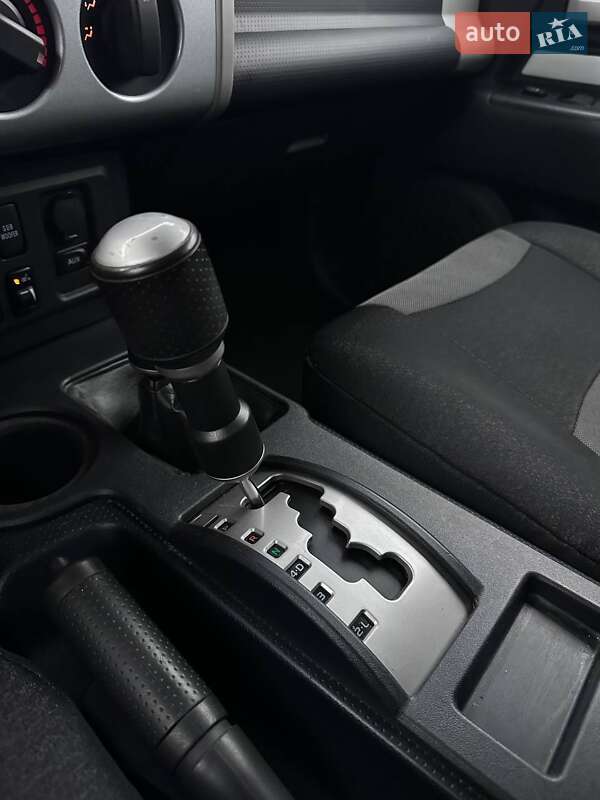 Позашляховик / Кросовер Toyota FJ Cruiser 2008 в Києві