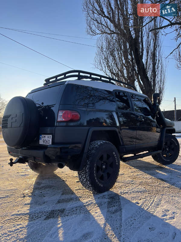 Позашляховик / Кросовер Toyota FJ Cruiser 2007 в Житомирі
