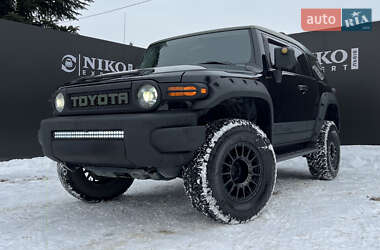 Позашляховик / Кросовер Toyota FJ Cruiser 2016 в Львові