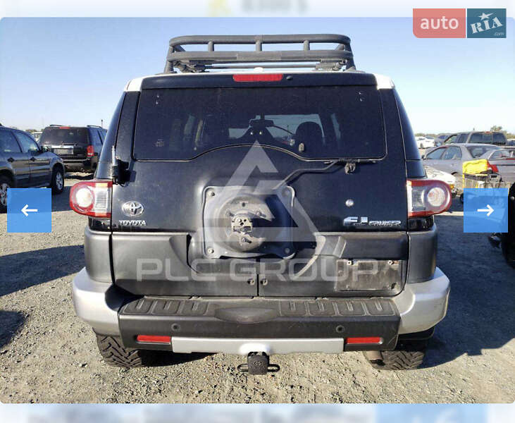 Внедорожник / Кроссовер Toyota FJ Cruiser 2014 в Обухове