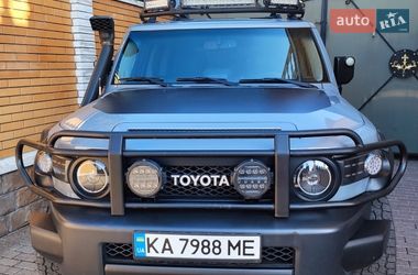 Внедорожник / Кроссовер Toyota FJ Cruiser 2013 в Харькове