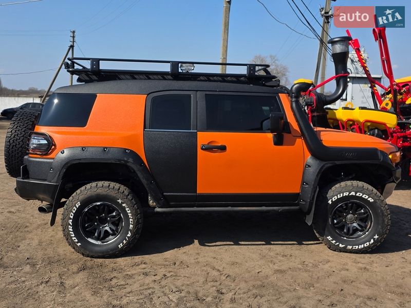 Внедорожник / Кроссовер Toyota FJ Cruiser 2008 в Березане