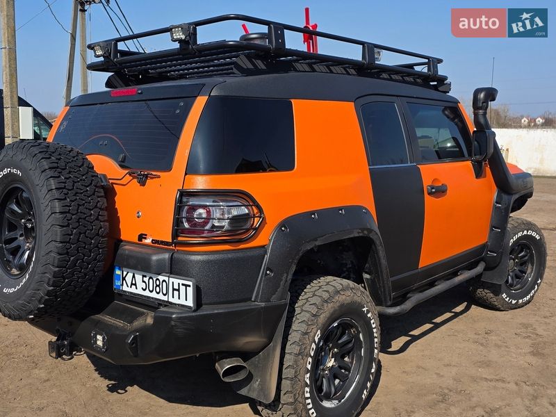 Внедорожник / Кроссовер Toyota FJ Cruiser 2008 в Березане