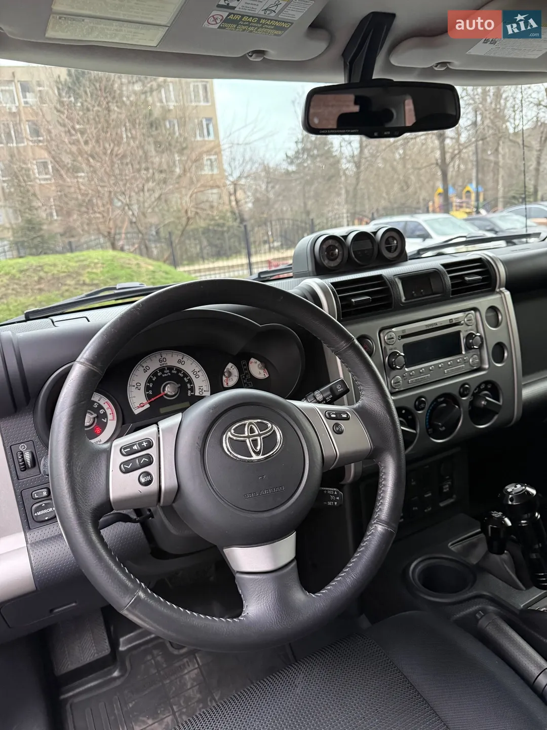 Toyota FJ Cruiser 2011 VIN JTEBU4BF8BK108066 фото оголошення 13 з 31