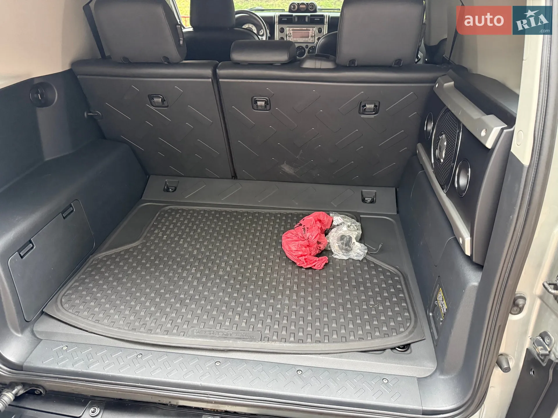 Toyota FJ Cruiser 2011 VIN JTEBU4BF8BK108066 фото оголошення 16 з 31