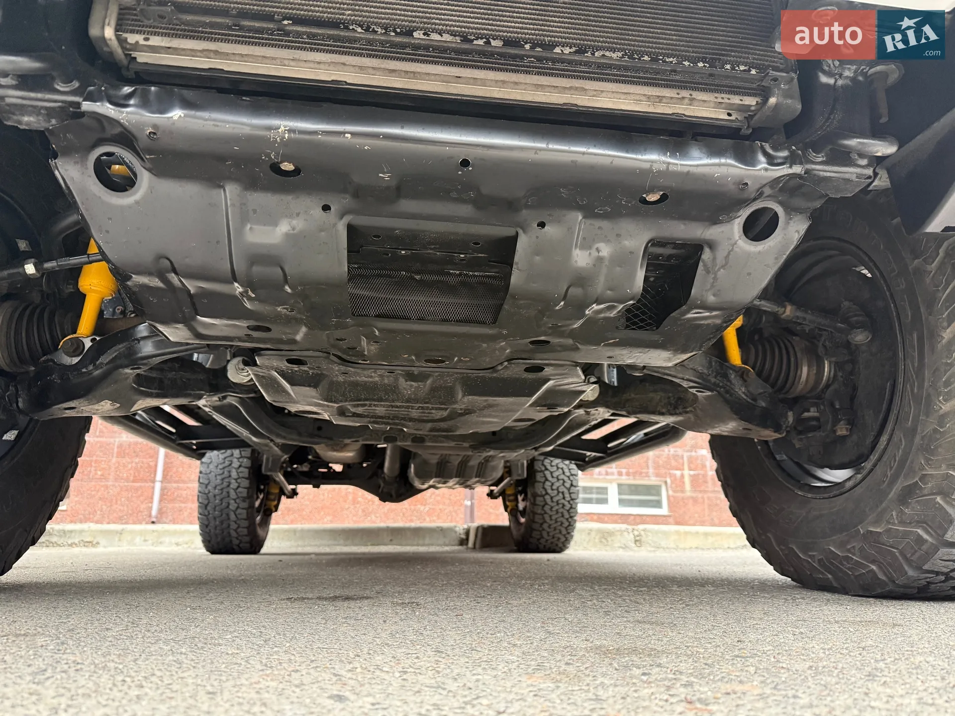 Toyota FJ Cruiser 2011 VIN JTEBU4BF8BK108066 фото оголошення 3 з 31