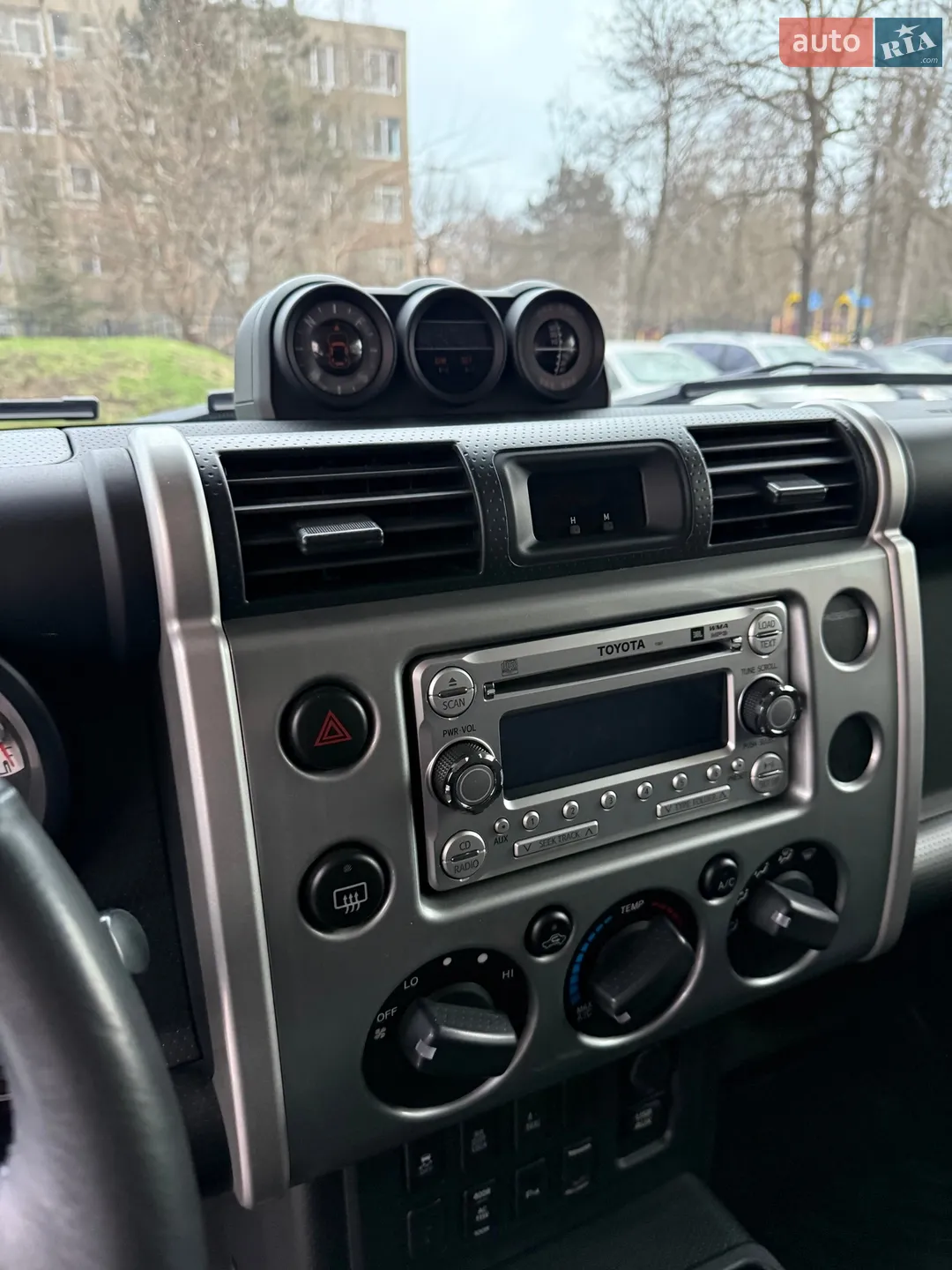 Toyota FJ Cruiser 2011 VIN JTEBU4BF8BK108066 фото оголошення 11 з 31