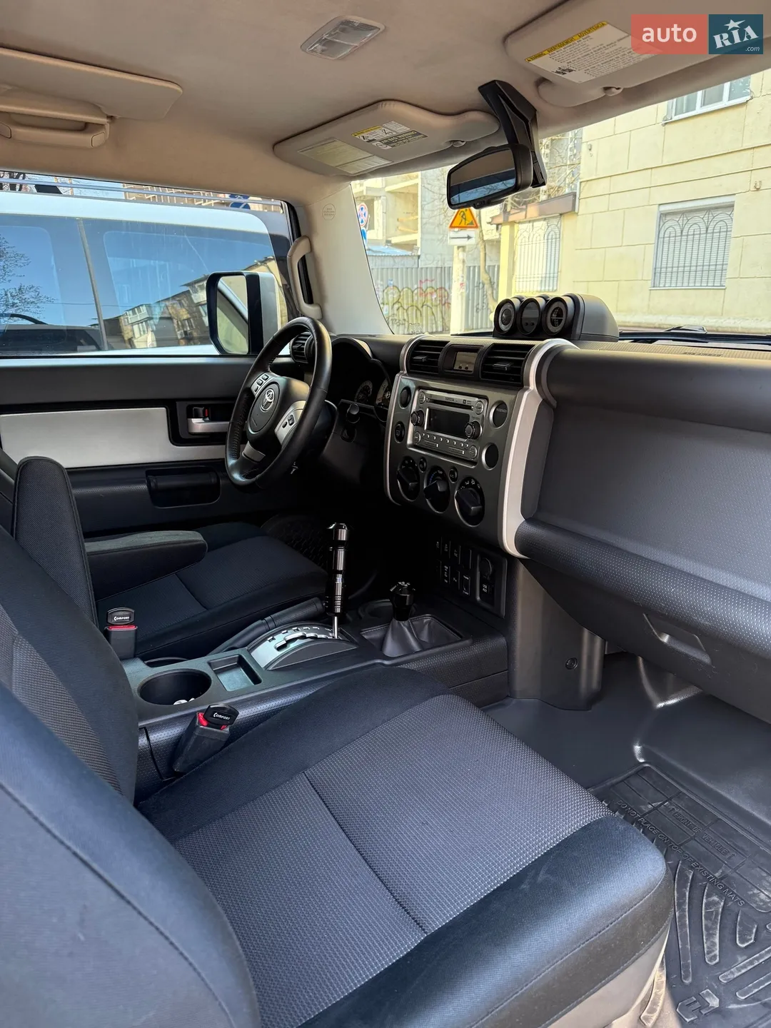 Toyota FJ Cruiser 2011 VIN JTEBU4BF8BK108066 фото оголошення 12 з 31