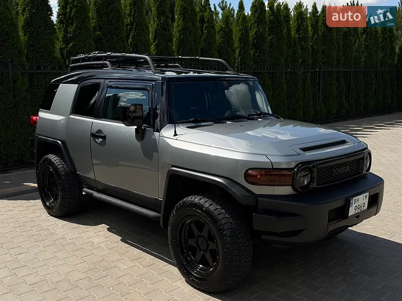 Toyota FJ Cruiser 2012
