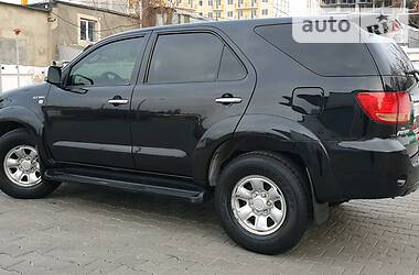 Позашляховик / Кросовер Toyota Fortuner 2007 в 
