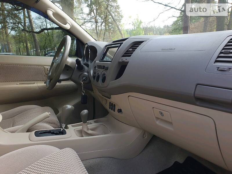 Позашляховик / Кросовер Toyota Fortuner 2007 в Києві