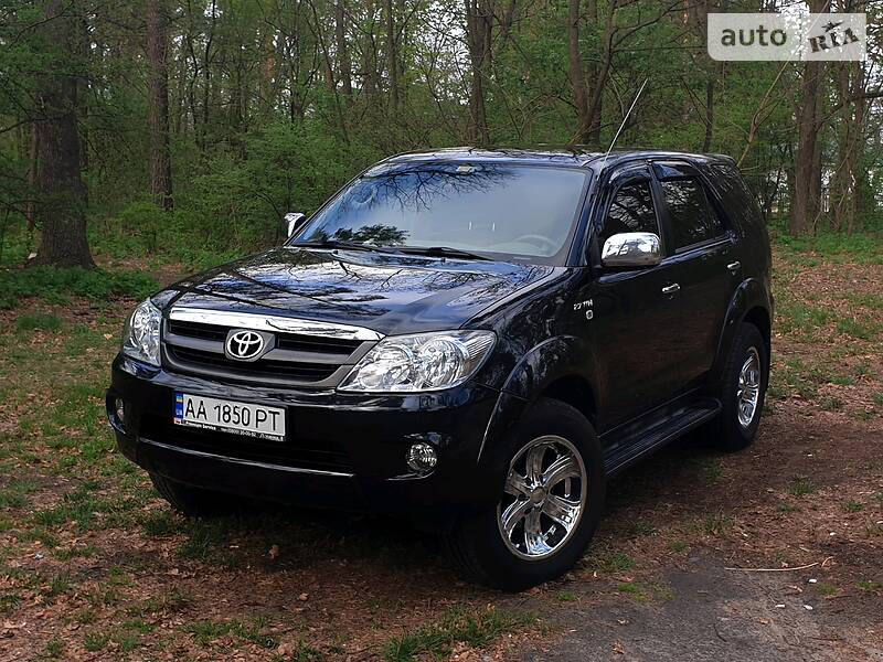 Позашляховик / Кросовер Toyota Fortuner 2007 в Києві