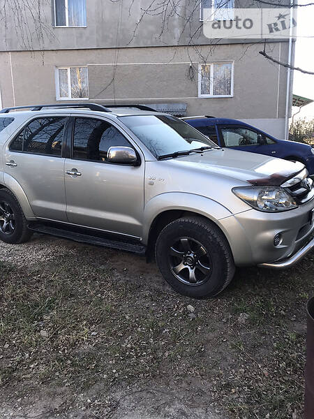 Позашляховик / Кросовер Toyota Fortuner 2005 в Тернополі фото 3 Позашляховик / Кросовер Toyota Fortuner 2005 в Тернополі