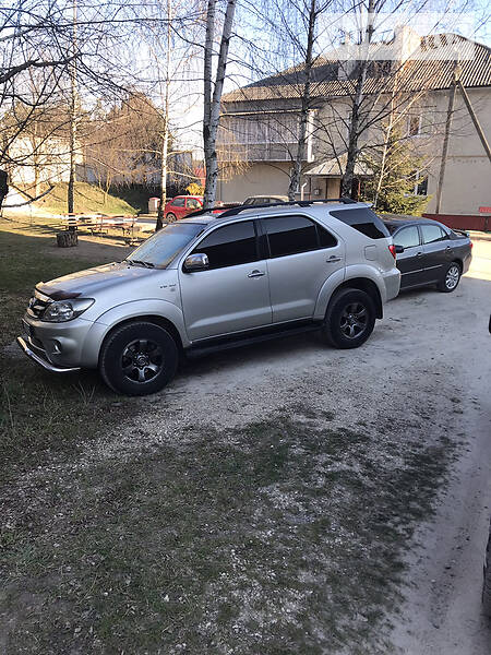 Позашляховик / Кросовер Toyota Fortuner 2005 в Тернополі фото 2 Позашляховик / Кросовер Toyota Fortuner 2005 в Тернополі