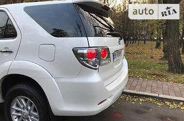 Позашляховик / Кросовер Toyota Fortuner 2013 в Одесі