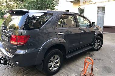 Позашляховик / Кросовер Toyota Fortuner 2007 в Києві