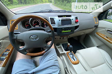 Позашляховик / Кросовер Toyota Fortuner 2007 в Чернігові