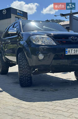 Внедорожник / Кроссовер Toyota Fortuner 2006 в Яремче