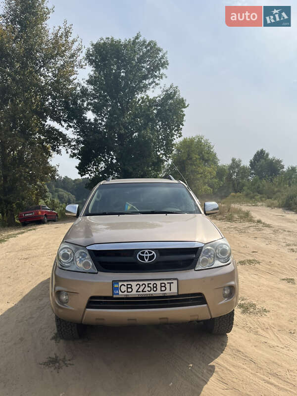 Внедорожник / Кроссовер Toyota Fortuner 2006 в Чернигове