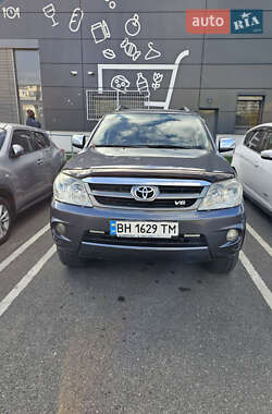 Внедорожник / Кроссовер Toyota Fortuner 2006 в 