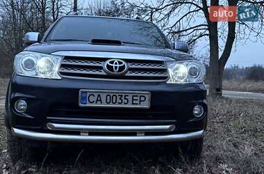 Внедорожник / Кроссовер Toyota Fortuner 2009 в Звенигородке