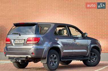 Позашляховик / Кросовер Toyota Fortuner 2006 в Одесі