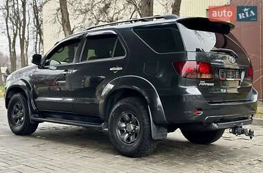 Внедорожник / Кроссовер Toyota Fortuner 2007 в Днепре