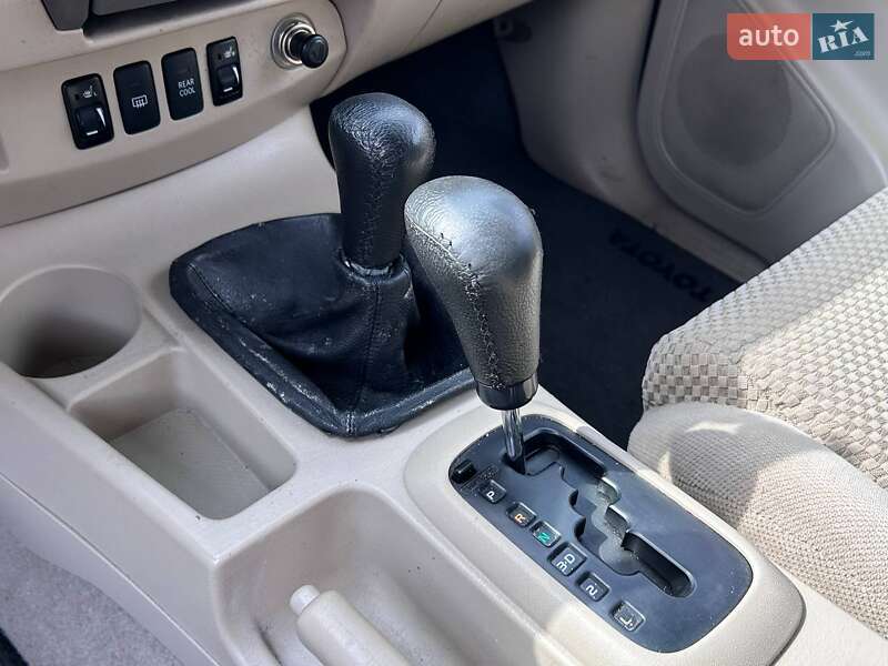 Позашляховик / Кросовер Toyota Fortuner 2006 в Одесі