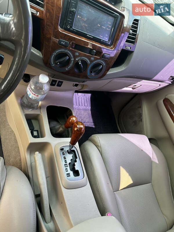 Позашляховик / Кросовер Toyota Fortuner 2007 в Києві