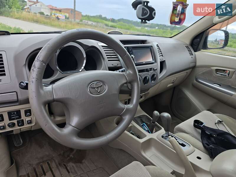 Позашляховик / Кросовер Toyota Fortuner 2006 в Києві