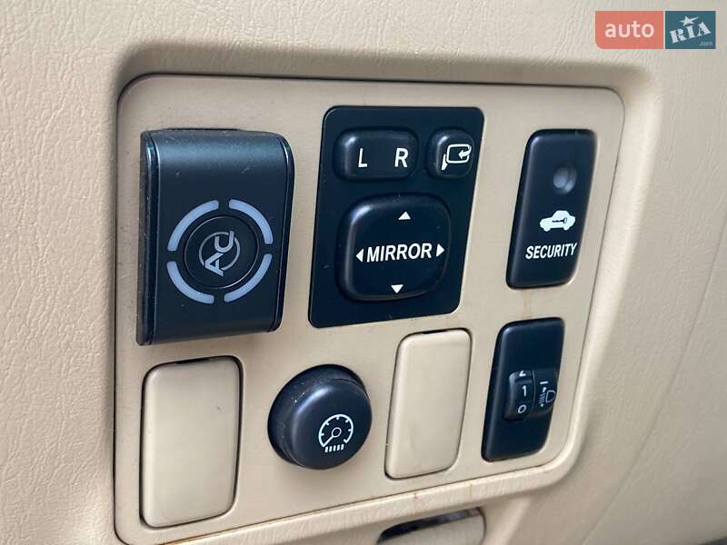 Позашляховик / Кросовер Toyota Fortuner 2013 в Львові