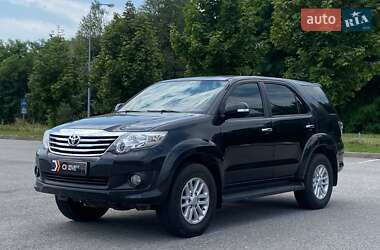 Позашляховик / Кросовер Toyota Fortuner 2013 в 