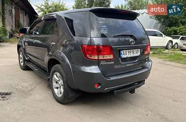 Внедорожник / Кроссовер Toyota Fortuner 2008 в 